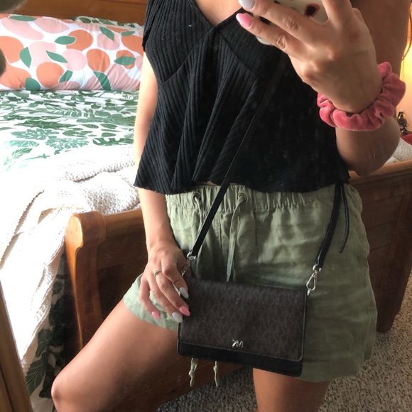 NEW Michael Kors Crossbody - Picture 10 of 11